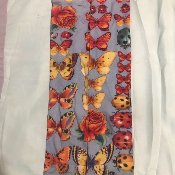 Beautiful butterfly socks - Picture 3 of 4